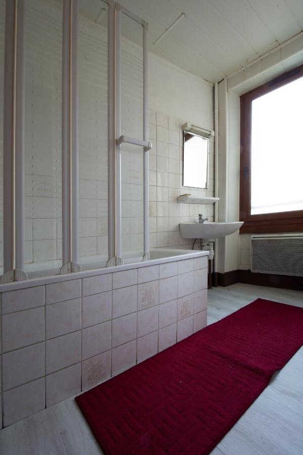 T1 Situe A 100 M Des Thermes Apartment Екс ле Бен Екстериор снимка